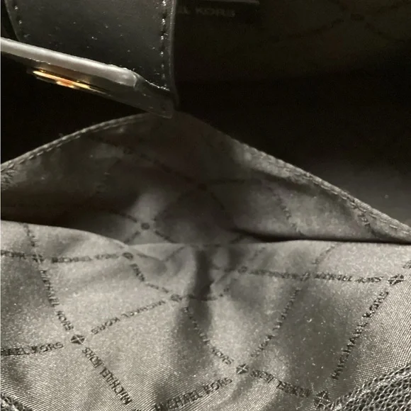 Michael Kors Black and Cream Satchel - Picture 14 of 16